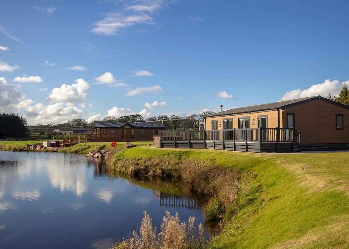 Westlands Country Park Hotell Annan Eksteriør bilde
