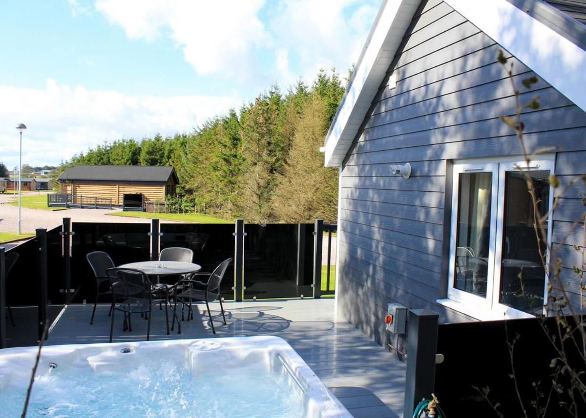 Westlands Country Park Hotell Annan Eksteriør bilde