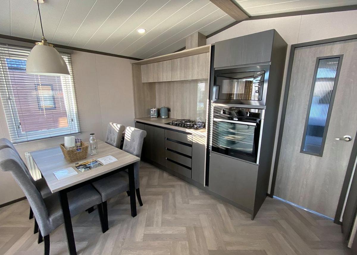 Westlands Country Park Hotell Annan Eksteriør bilde