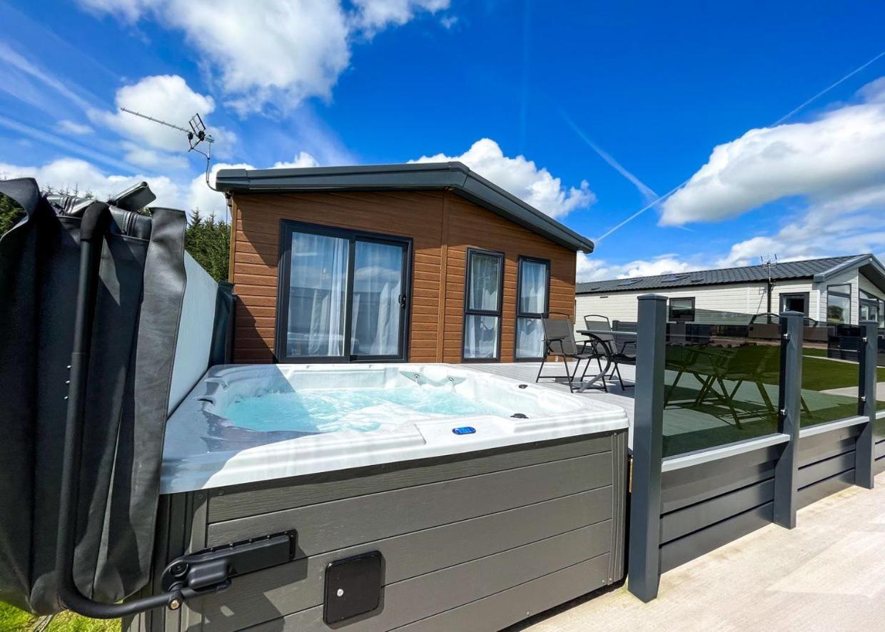 Westlands Country Park Hotell Annan Eksteriør bilde