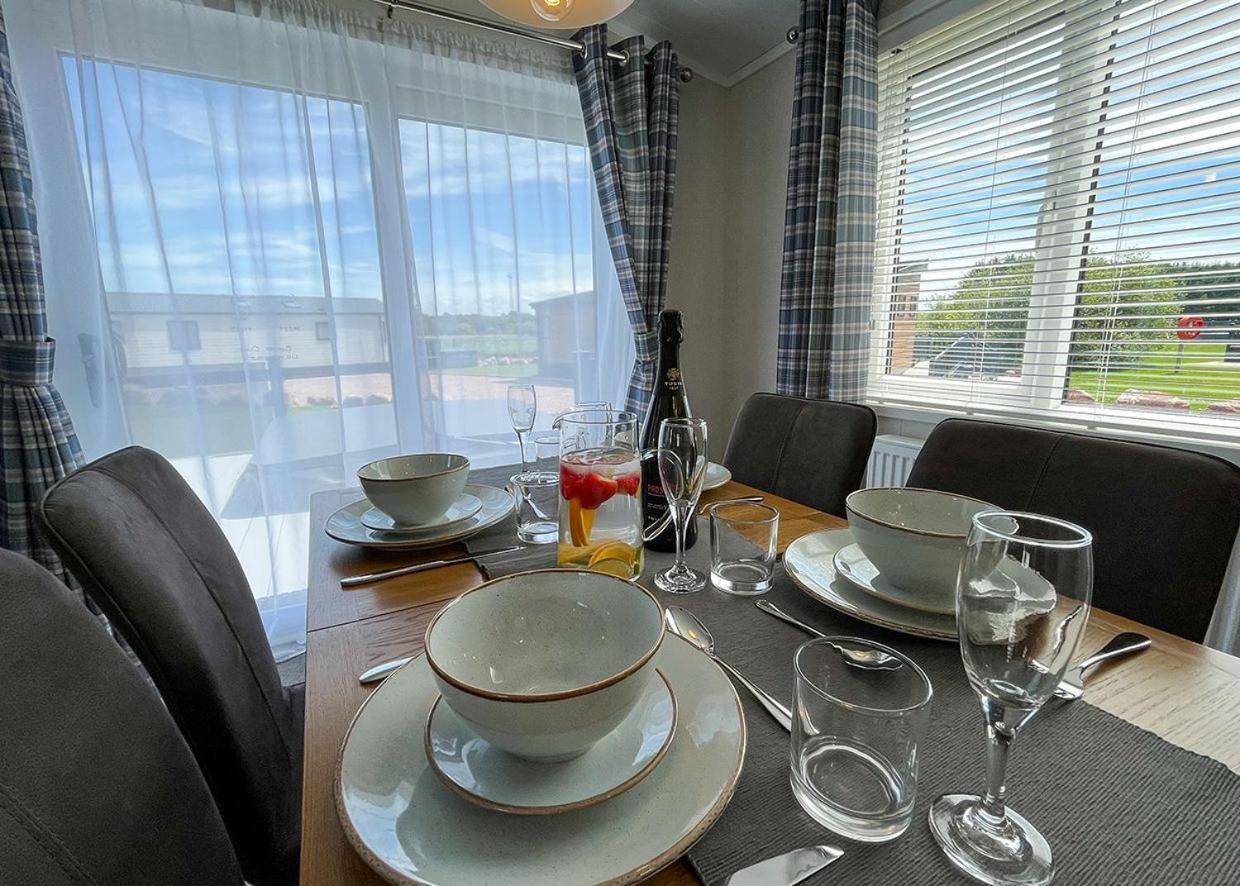Westlands Country Park Hotell Annan Eksteriør bilde